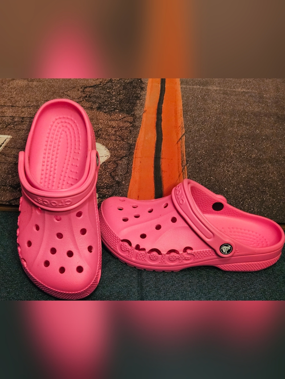 CROCS Clog in Bright Pink